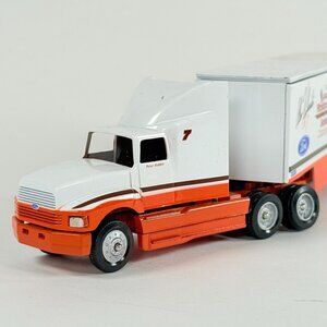 Winross Alan Kulwicki #7 1992 Winston Cup Champion Hooters Racing 1:64 Truck